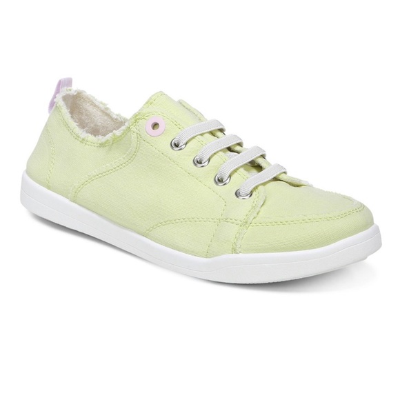 Vionic Shoes - NIB Vionic Pale Lime Pismo Sneakers
